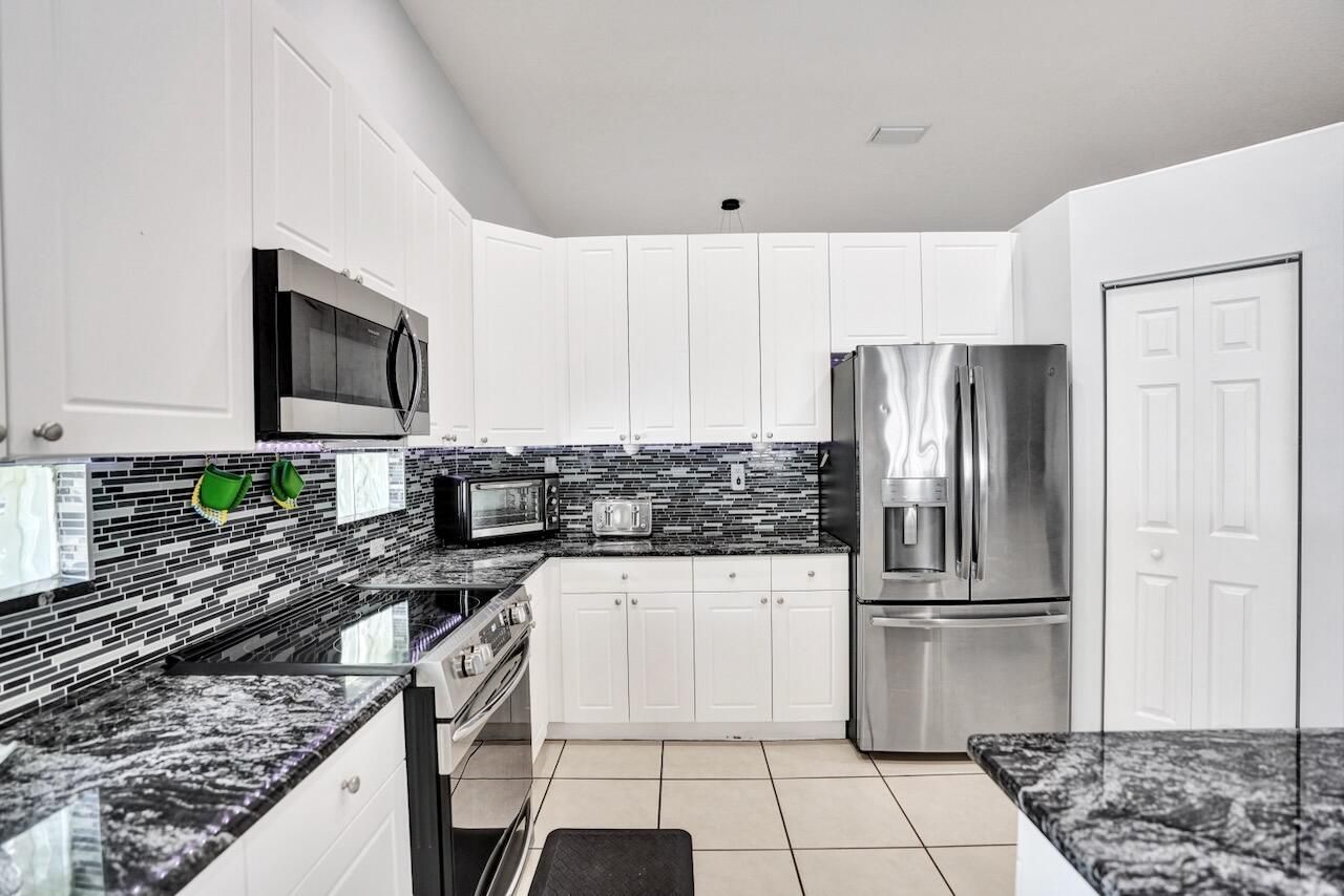 5886 Bay Hill Circle, Lake Worth, FL 33463 Photo