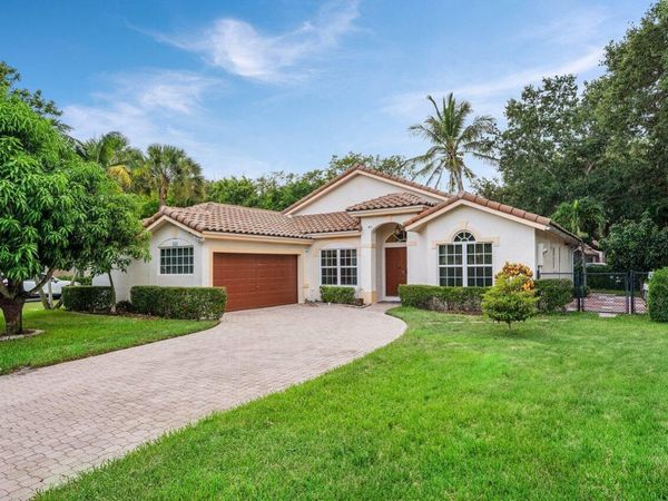 5563 NW 41st Avenue, Coconut Creek, FL 33073