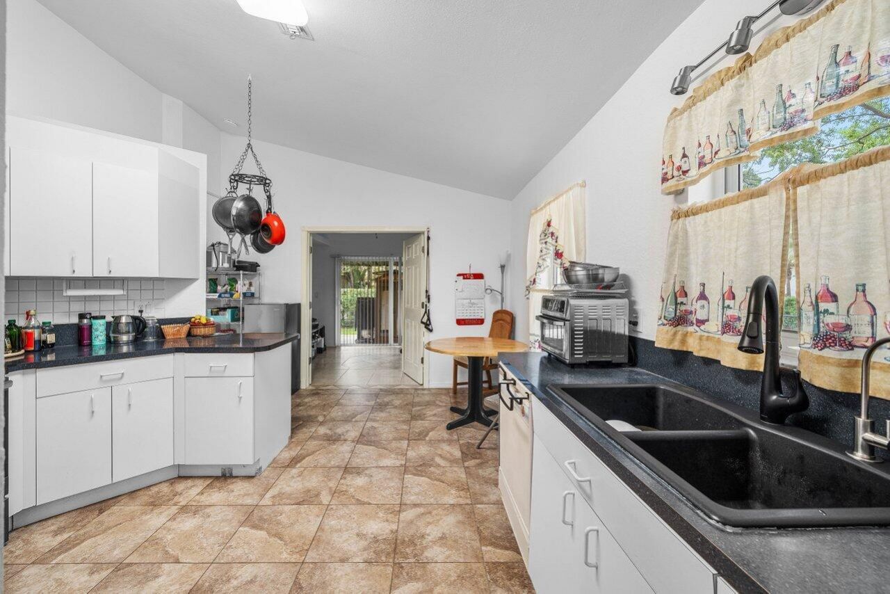 5563 NW 41st Avenue, Coconut Creek, FL 33073 Photo
