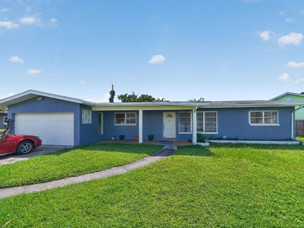 113 W Arbor Avenue, Port St. Lucie, FL 34952