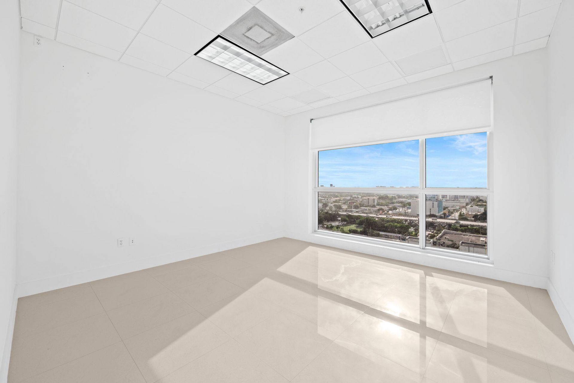175 SW 7th Street, Unit 1600, Miami, FL 33130 Photo