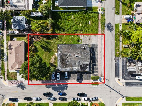880 NW 25th Avenue, Fort Lauderdale, FL 33311