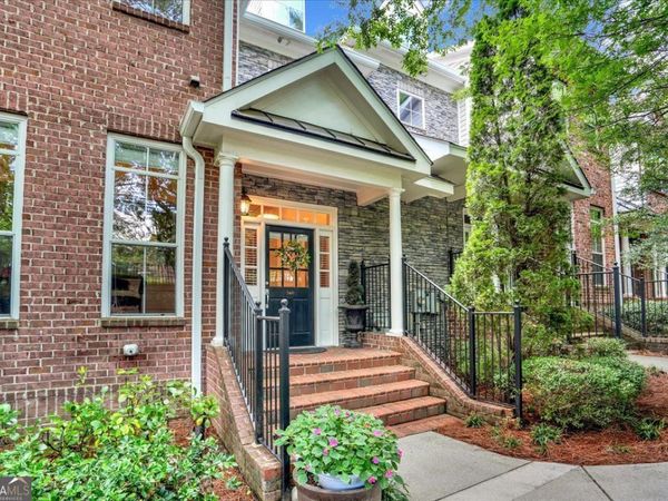 5464 Glenridge View NE, Atlanta, GA 30342