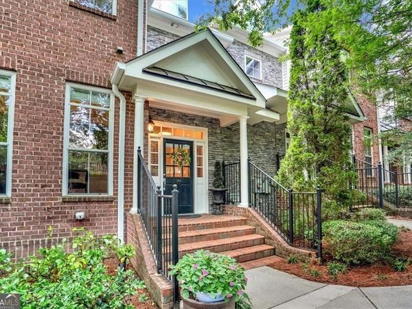 5464 Glenridge View NE, Atlanta, GA 30342