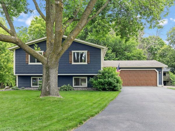 7023 Park View Lane, Eden Prairie, MN 55346