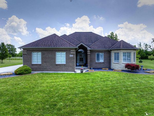 9539 Lazy Oak Drive, Carleton, MI 48117