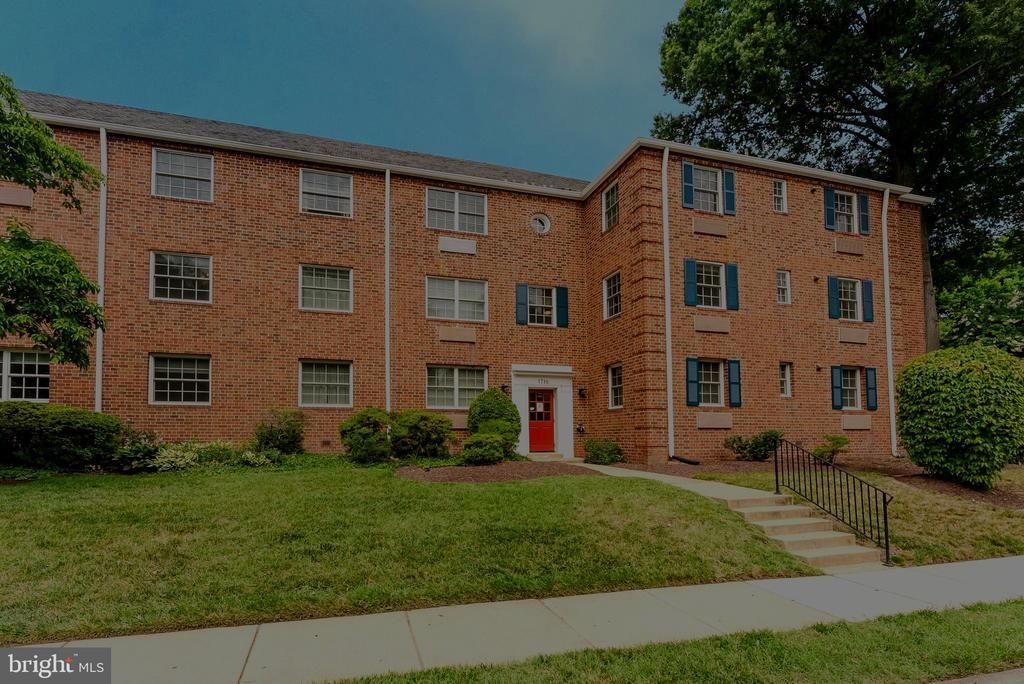 1718 W Abingdon Drive, Unit 202, Alexandria, VA 22314 Main Photo