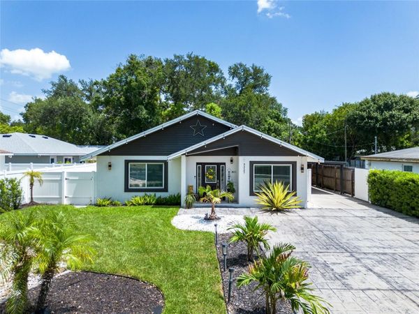 3227 W SPRUCE STREET , TAMPA, FL 33607