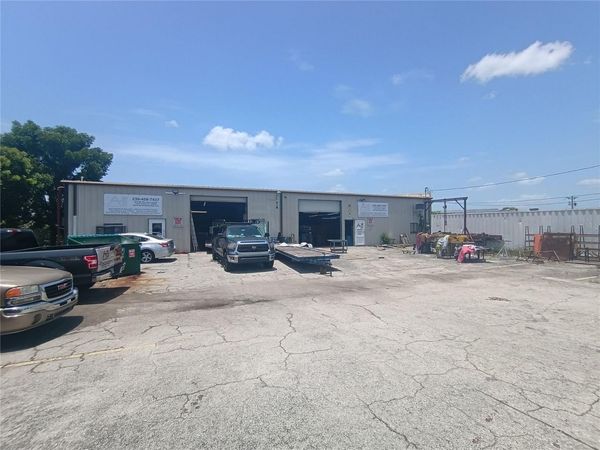 918 SE 9TH LANE , CAPE CORAL, FL 33990