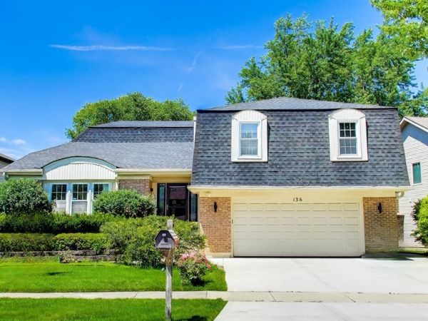 136 E Fox Hill Drive , Buffalo Grove, IL 60089