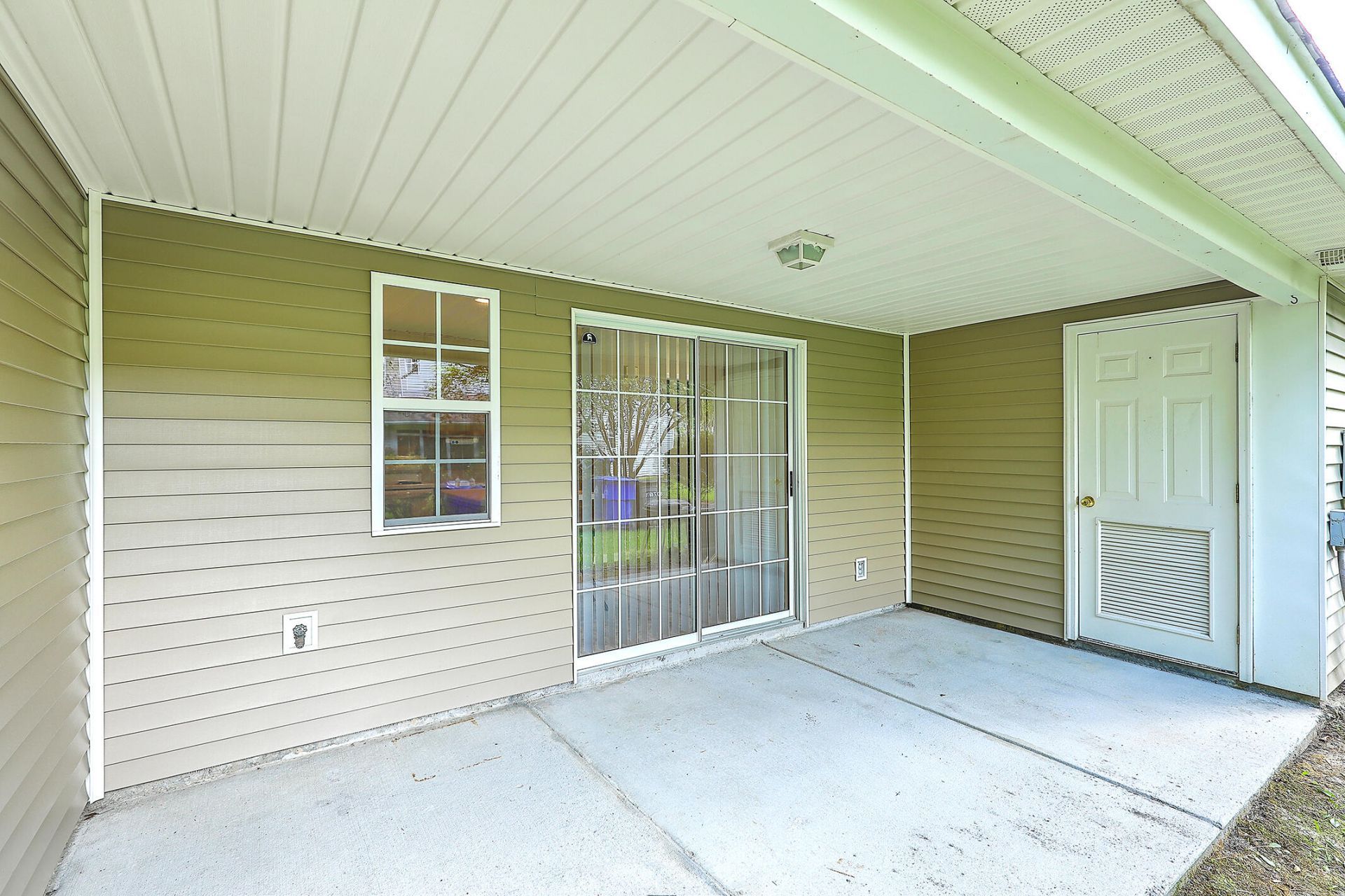 8074 Shadow Oak Drive Photo 27