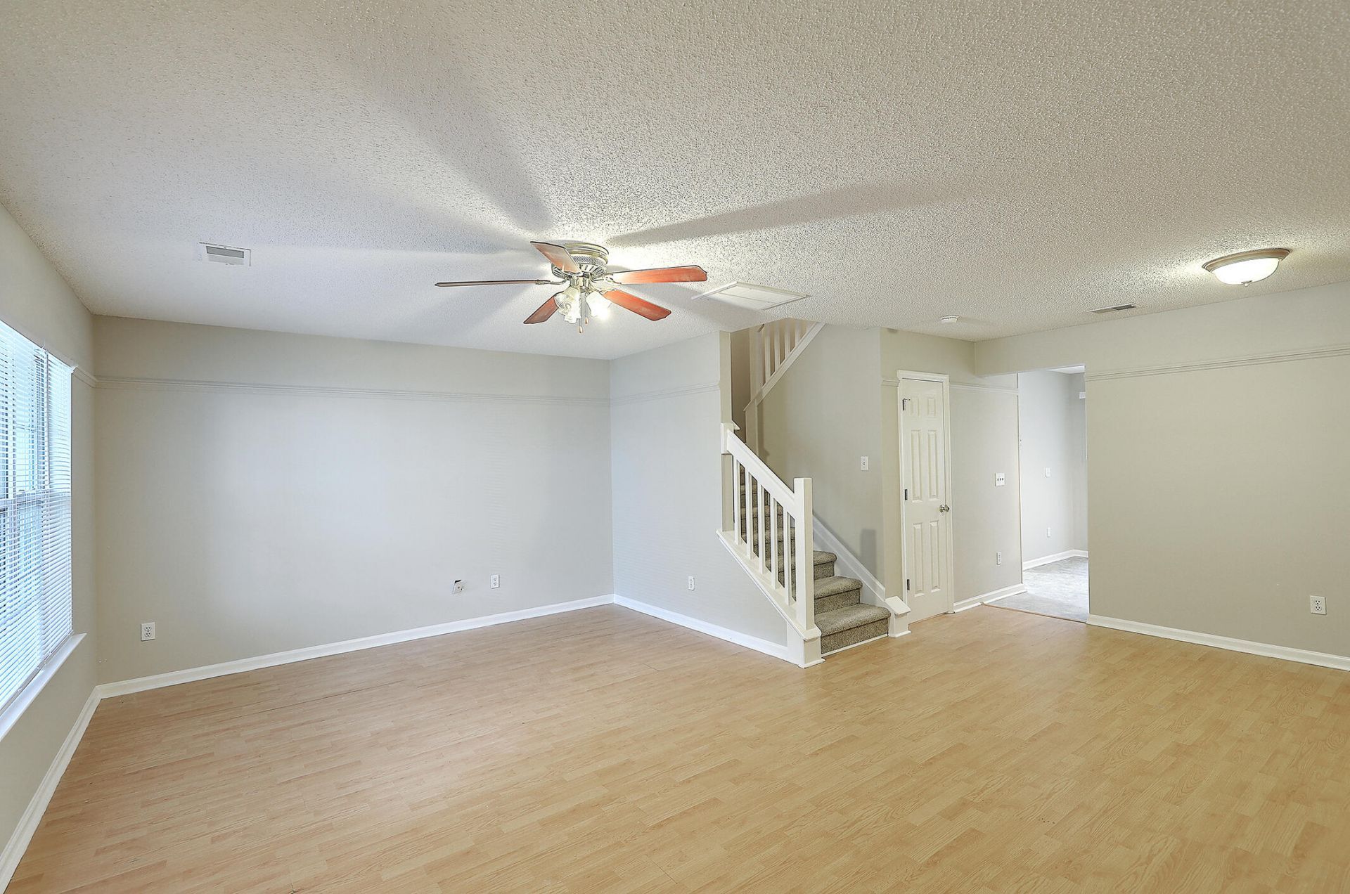 8074 Shadow Oak Drive Photo 5