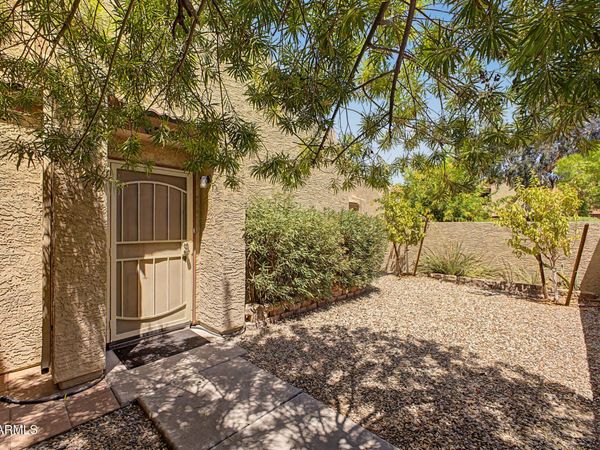 4213 W CALAVAR Road, Phoenix, AZ 85053