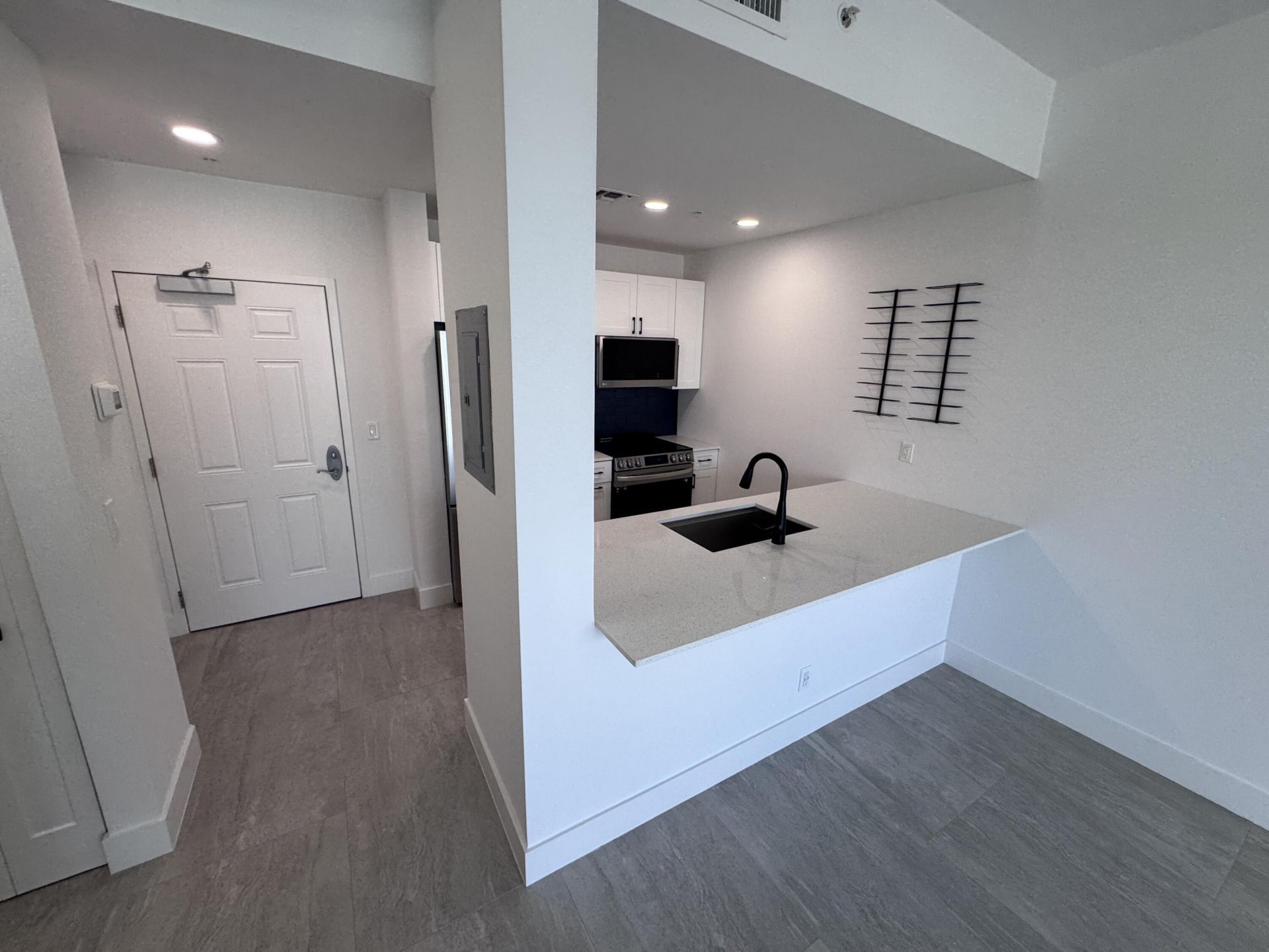 511 Lucerne Avenue, Unit Ph 611, Lake Worth Beach, FL 33460 Photo