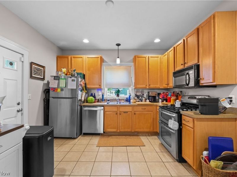 6402 Bridge Avenue, Cleveland, OH 44102 Photo 12