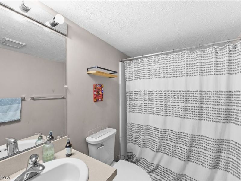 6402 Bridge Avenue, Cleveland, OH 44102 Photo 26
