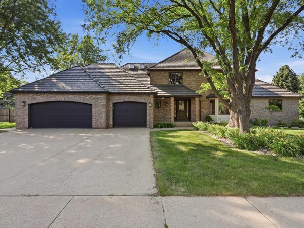 904 W Chicory Ln, Sioux Falls, SD 57108