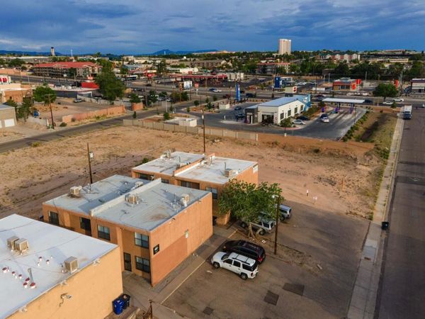 1928 Buena Vista Drive SE, Albuquerque, NM 87106
