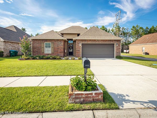 451 Palm Breeze Drive, Ocean Springs, MS 39564