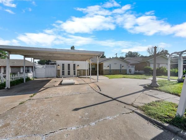 812 E Georgia Street, Shawnee, OK 74804