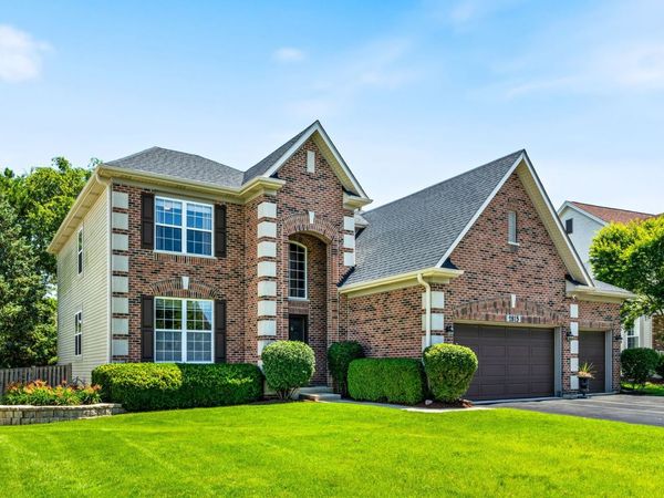 2815 Forest Creek Lane, Naperville, IL 60565