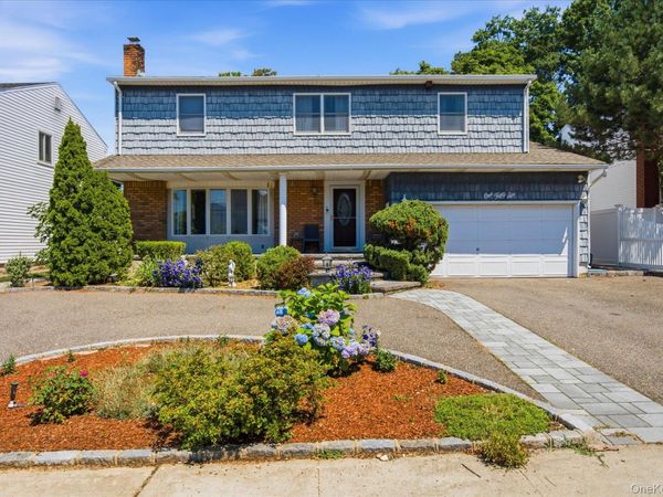 156 Lea Ann Terrace , Wantagh, NY 11793