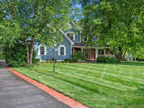 W287N6371 Broadwing Ct, Merton, WI 53029
