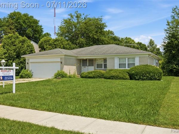 25760 Southwood Drive, Southfield, MI 48075