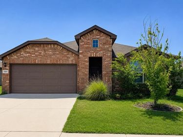 7924 Oaktown Drive, Fort Worth, TX 76131