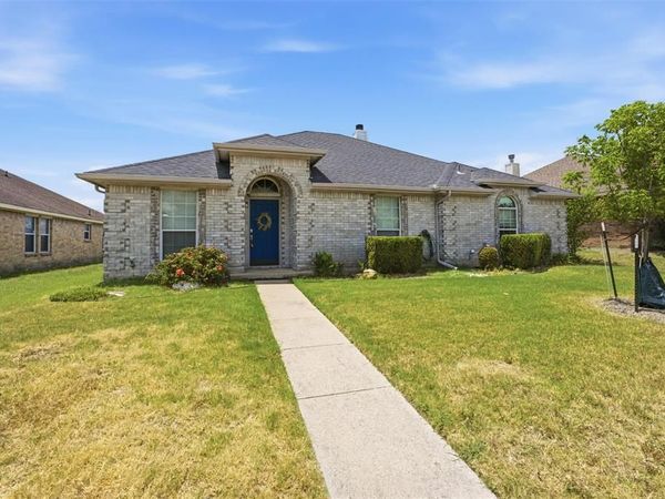 117 Clover Leaf Lane , Red Oak, TX 75154