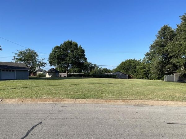434 Live Oak Lane, Weatherford, TX 76086