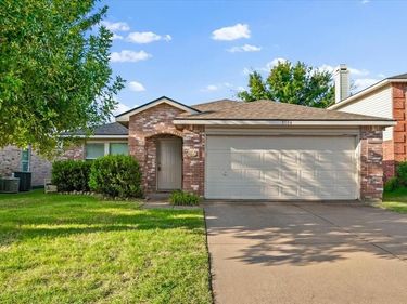 5504 Camarillo Drive, Fort Worth, TX 76244
