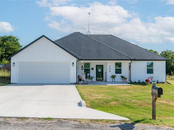 209 Lanai Drive, Runaway Bay, TX 76426