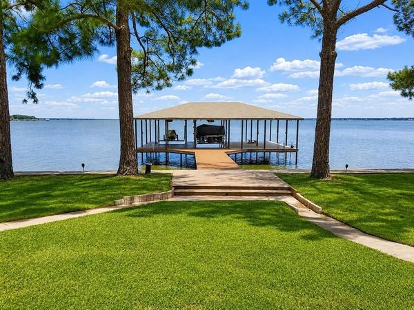 521 Nob Hill Lane, Seven Points, TX 75143