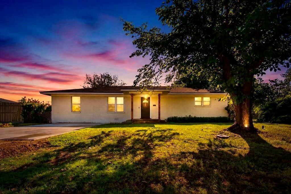 507 S Colorado Street, Whitney, TX 76692 Main Photo