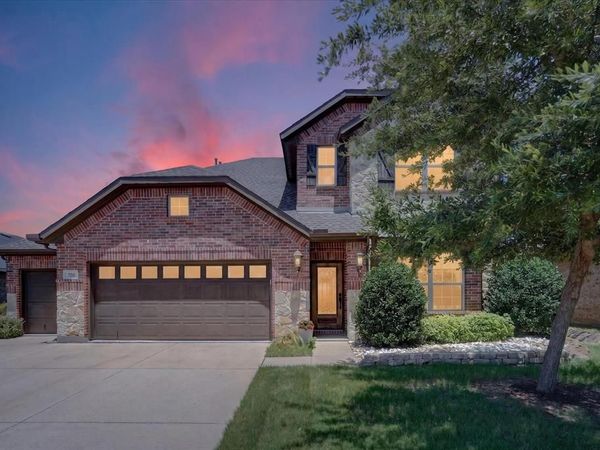 707 Southwind Drive, Arlington, TX 76002