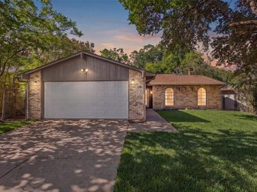 7616 Woodfield Road, Fort Worth, TX 76112