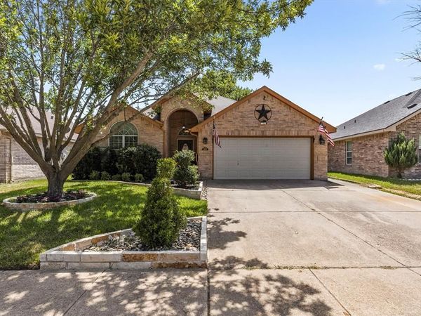 313 Leisure Lane, Waxahachie, TX 75165