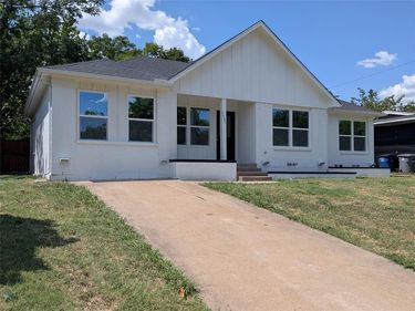 1337 ADELAIDE Drive , Dallas, TX 75216