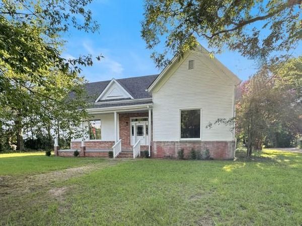 101 Baker Street , Naples, TX 75568