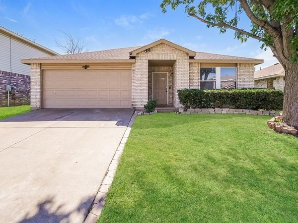 8717 Hunters Creek Drive, Fort Worth, TX 76123