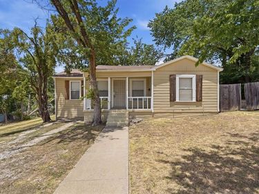2663 Burton Avenue, Fort Worth, TX 76105