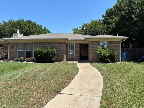 714 Peach Court, Grapevine, TX 76051