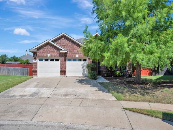 2225 Clairborne Drive, Fort Worth, TX 76177