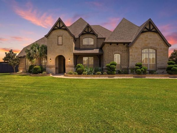 8260 Faithful Drive, Waxahachie, TX 75167