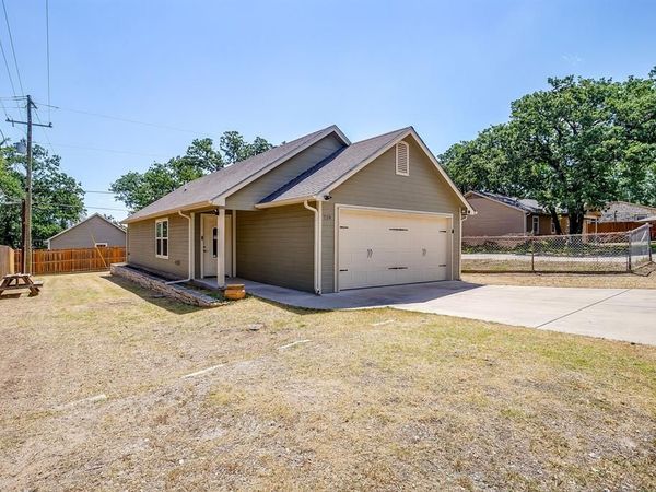 719 Harness Trail, Granbury, TX 76049