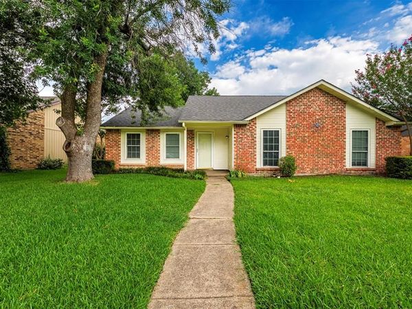 128 Kingsbridge Drive, Garland, TX 75040