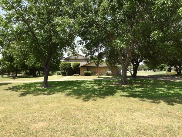 1027 Sherman Drive, Cedar Hill, TX 75104