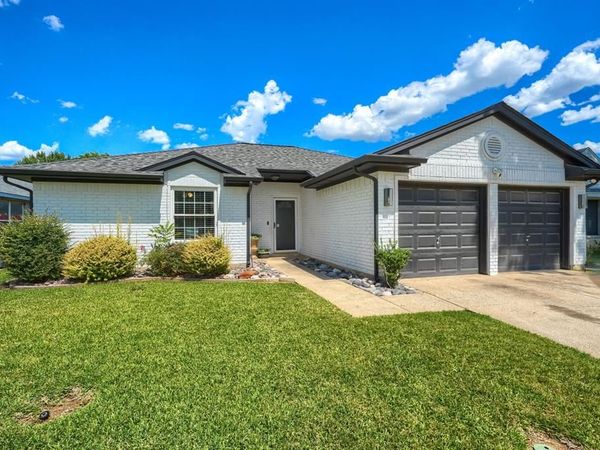 1211 Princeton Place , Euless, TX 76040