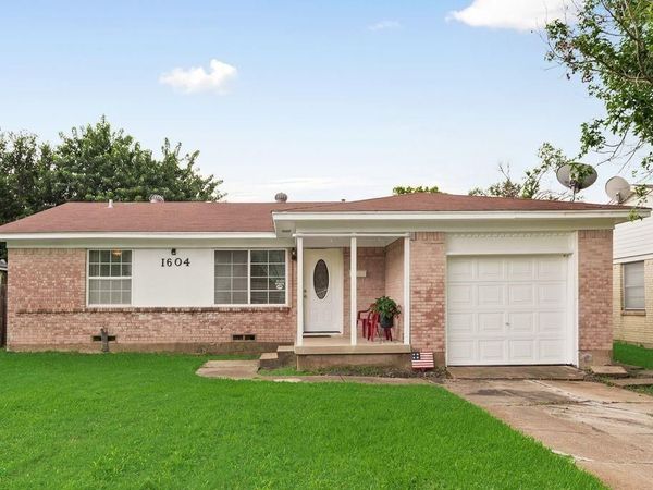 1604 Summit Street , Mesquite, TX 75149